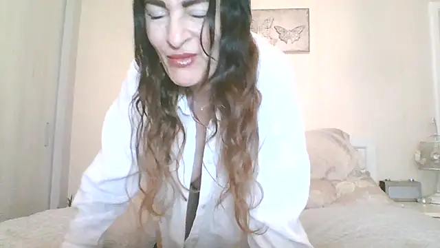 Snapshot of EllaKent chatting on 03.06.26 EllaKent online show from 03.06.26