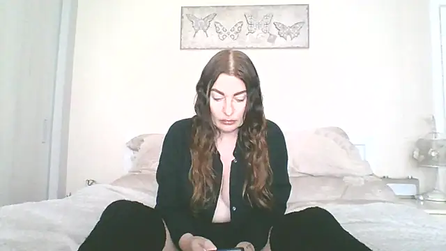 Snapshot of EllaKent chatting on 03.12.26 EllaKent online show from 03.12.26