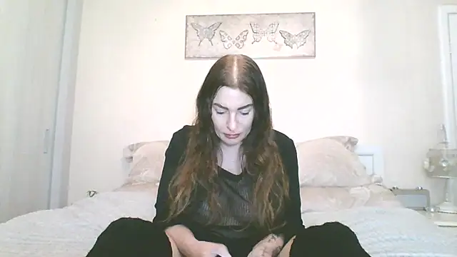 Snapshot of EllaKent chatting on 03.24.26 EllaKent online show from 03.24.26