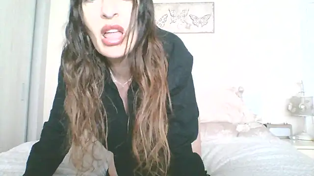 Snapshot of EllaKent chatting on 04.01.26 EllaKent online show from 04.01.26