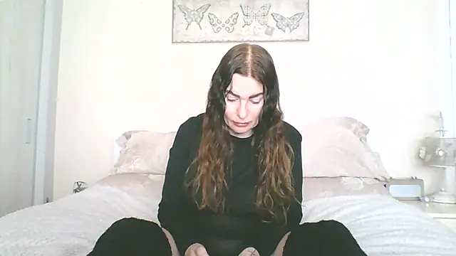 Snapshot of EllaKent chatting on 04.14.26 EllaKent online show from 04.14.26