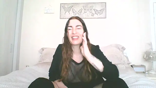 Snapshot of EllaKent chatting on 04.17.26 EllaKent online show from 04.17.26