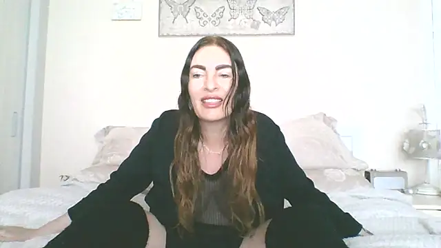 Snapshot of EllaKent chatting on 04.25.26 EllaKent online show from 04.25.26