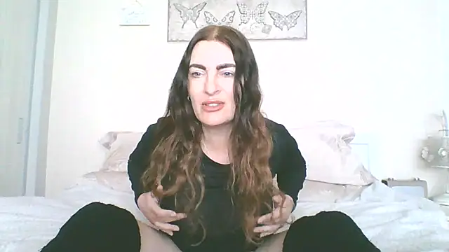 Snapshot of EllaKent chatting on 05.11.26 EllaKent online show from 05.11.26