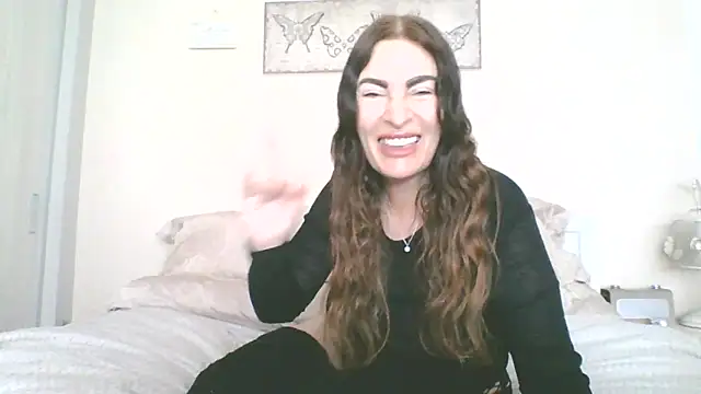 Snapshot of EllaKent chatting on 05.16.26 EllaKent online show from 05.16.26