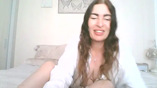 Snapshot of EllaKent chatting on 05.23.26 EllaKent online show from 05.23.26