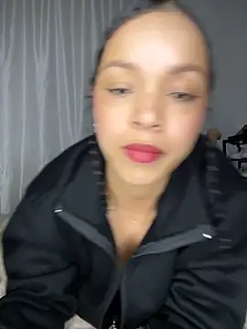 Yasmin777  online show from 11.25.25