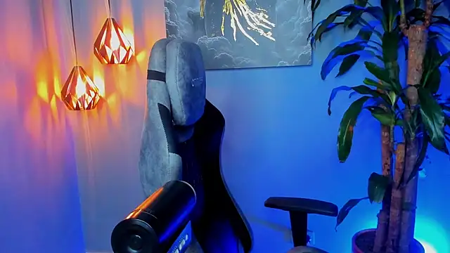 Snapshot of AndresR3 chatting on 11.23.25 AndresR3 online show from 11.23.25