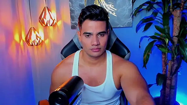 Snapshot of AndresR3 chatting on 11.23.25 AndresR3 online show from 11.23.25