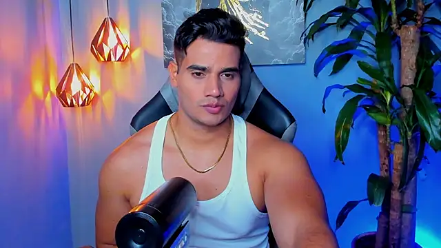 Snapshot of AndresR3 chatting on 11.25.25 AndresR3 online show from 11.25.25