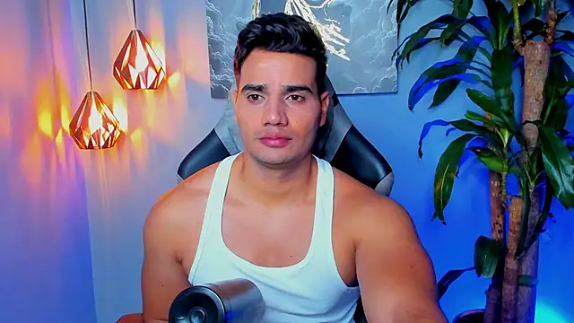 Snapshot of AndresR3 chatting on 11.25.25 AndresR3 online show from 11.25.25