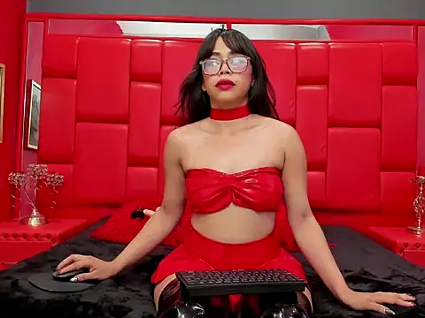 CarlaLordes online show from 10.14.25