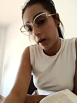 Snapshot of CandyFoxter_ chatting on 09.22.25 CandyFoxter online show from 09.22.25