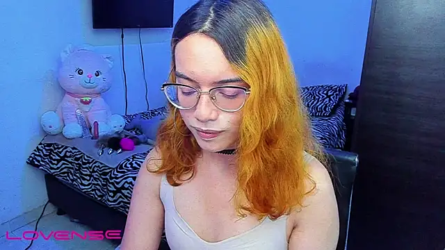 Snapshot of lillykittyy chatting on 10.20.25 lillykittyy online show from 10.20.25