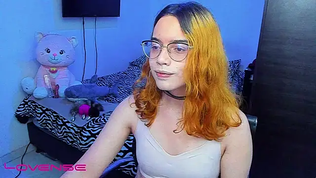 Snapshot of lillykittyy chatting on 10.24.25 lillykittyy online show from 10.24.25