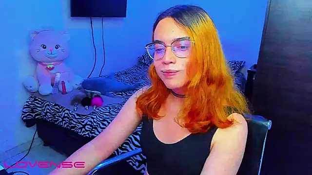 Snapshot of lillykittyy chatting on 11.04.25 lillykittyy online show from 11.04.25