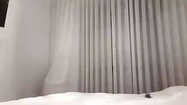 Snapshot of jporrado chatting on 10.07.25 jporrado online show from 10.07.25