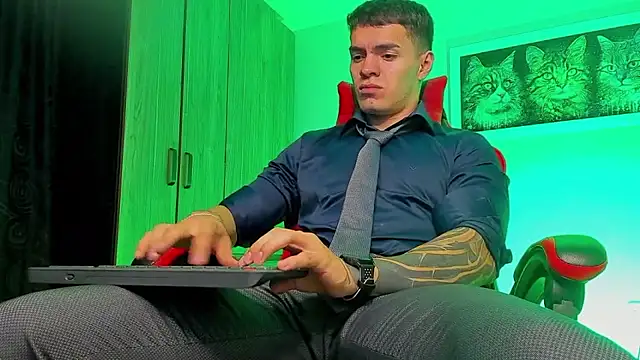 Snapshot of ALPHA_DOMINUS_ chatting on 09.14.25 ALPHA DOMINUS online show from 09.14.25