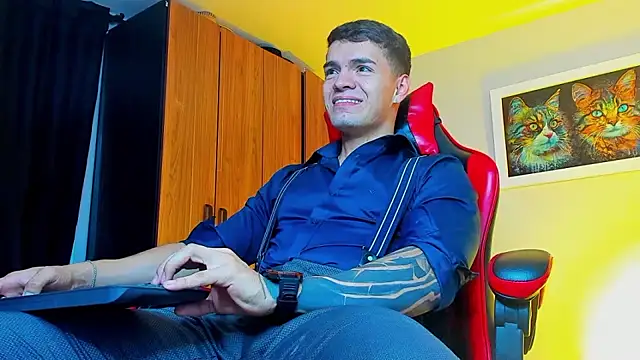 Snapshot of ALPHA_DOMINUS_ chatting on 10.08.25 ALPHA DOMINUS online show from 10.08.25