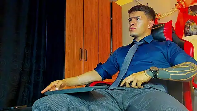 Snapshot of ALPHA_DOMINUS_ chatting on 10.20.25 ALPHA DOMINUS online show from 10.20.25