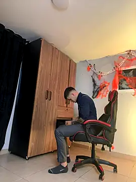 Snapshot of ALPHA_DOMINUS_ chatting on 10.23.25 ALPHA DOMINUS online show from 10.23.25