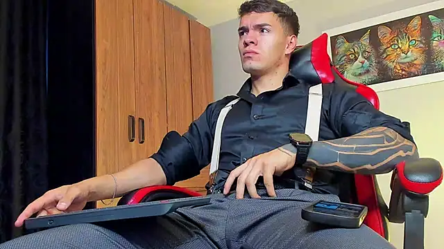 Snapshot of ALPHA_DOMINUS_ chatting on 11.03.25 ALPHA DOMINUS online show from 11.03.25