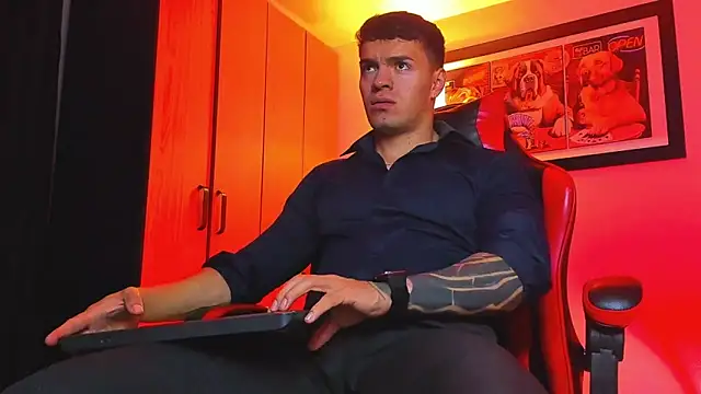 Snapshot of ALPHA_DOMINUS_ chatting on 12.01.25 ALPHA DOMINUS online show from 12.01.25