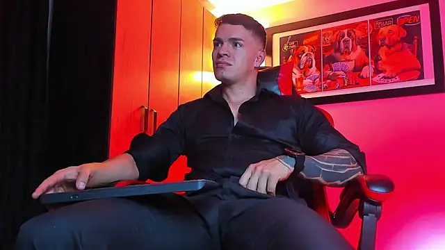 Snapshot of ALPHA_DOMINUS_ chatting on 12.02.25 ALPHA DOMINUS online show from 12.02.25