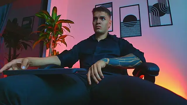 ALPHA DOMINUS  online show from 04.12.26