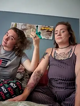 Snapshot of AndHerXO chatting on 12.15.25 AndHerXO online show from 12.15.25