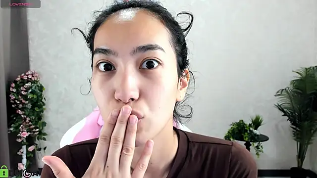 FlirtyAura online show from 10.24.25