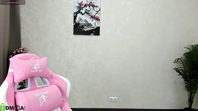 FlirtyAura online show from 10.30.25