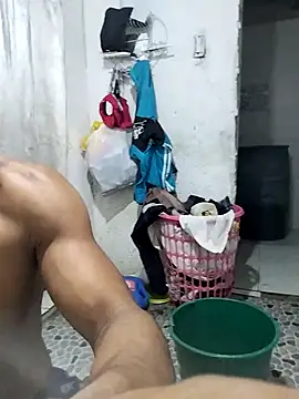 Snapshot of Kesurra chatting on 11.01.25 Kesurra online show from 11.01.25