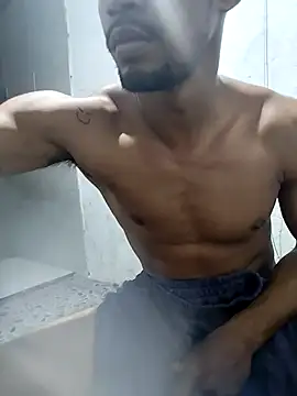 Snapshot of Kesurra chatting on 11.09.25 Kesurra online show from 11.09.25