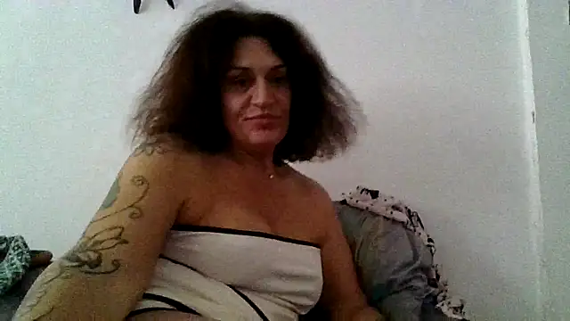 RubyyRosee online show from 09.18.25