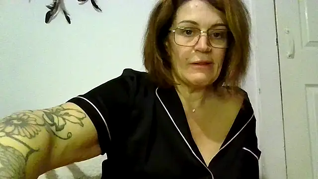 Snapshot of RubyyRosee chatting on 11.23.25 RubyyRosee online show from 11.23.25
