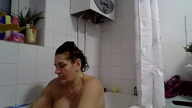 Snapshot of RubyyRosee chatting on 12.04.25 RubyyRosee online show from 12.04.25