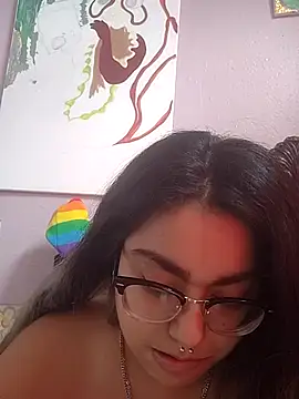 Lovelyrainn online show from 11.17.25