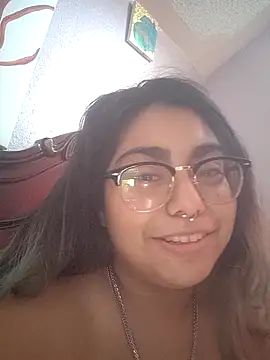 Lovelyrainn online show from 11.18.25