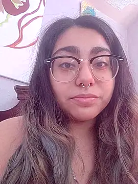 Lovelyrainn online show from 12.15.25