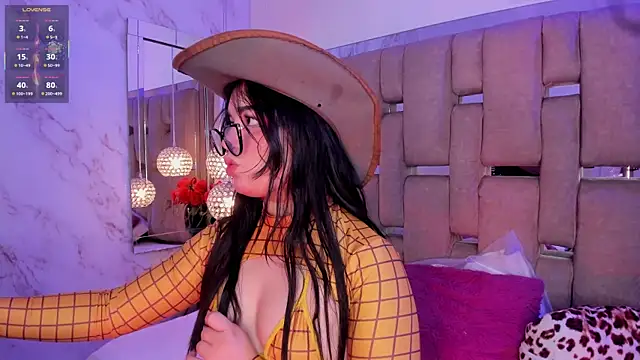 Snapshot of KateLee chatting on 01.19.26 KateLee online show from 01.19.26