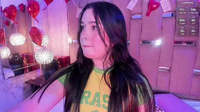 Snapshot of KateLee chatting on 02.17.26 KateLee online show from 02.17.26