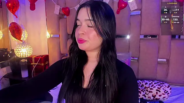 Snapshot of KateLee chatting on 02.19.26 KateLee online show from 02.19.26