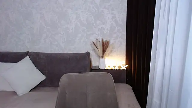 Snapshot of IrisJones chatting on 05.29.26 IrisJones online show from 05.29.26