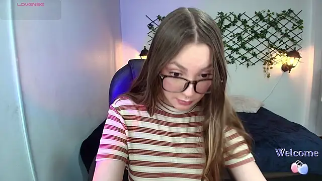 velvet  moon online show from 03.28.26