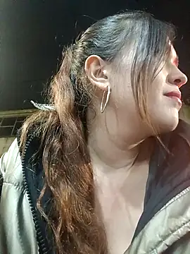 Snapshot of miss_berlyn chatting on 12.05.25 miss berlyn online show from 12.05.25