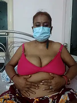 Snapshot of Barna_Love chatting on 10.28.25 Barna Love online show from 10.28.25