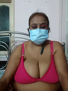 Snapshot of Barna_Love chatting on 11.02.25 Barna Love online show from 11.02.25