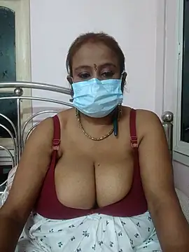 Snapshot of Barna_Love chatting on 11.03.25 Barna Love online show from 11.03.25