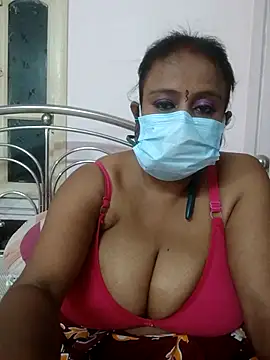 Snapshot of Barna_Love chatting on 11.06.25 Barna Love online show from 11.06.25